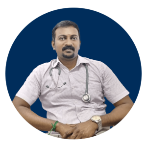 Dr. M. Ponraj, experienced medical oncologist in Kerala, consulting with a cancer patient.